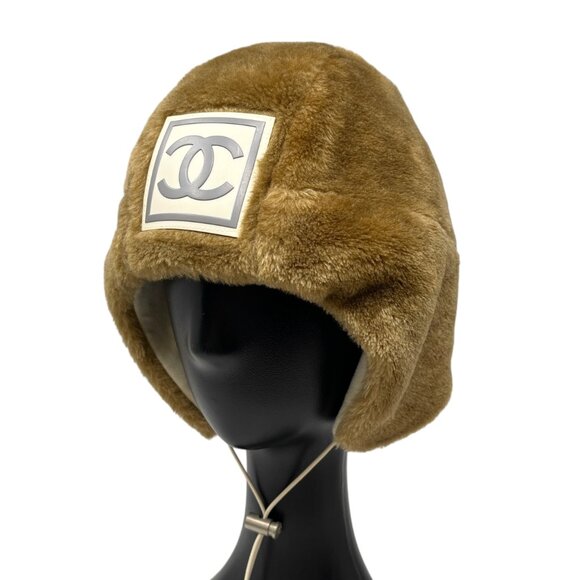 CHANEL Sport Vintage 01A CC Logo Trapper Hat #M Cream Faux Fur [105977] - Picture 1 of 10